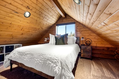 Stunning Cabin Rental for Glamping Escapes Between Bryce Canyon and Zion National Park - Alton, Utah - glamping.directory