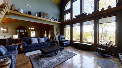 Spacious Cabin in Sevierville, with Hot Tub and Games Room for a Relaxing Getaway in the Mountains - Sevierville, Tennessee - glamping.directory