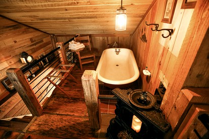 Luxury Cabin for Two with Beautiful River Views near Knoxville - Greeneville, Tennessee - glamping.directory