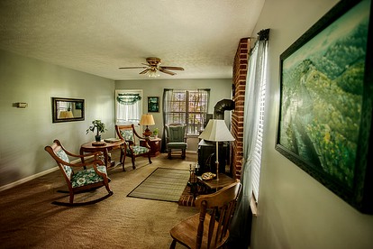 Luxury Cabin for Two with Beautiful River Views near Knoxville - Greeneville, Tennessee - glamping.directory