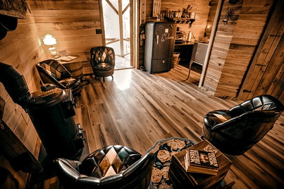 Luxury Cabin for Two with Beautiful River Views near Knoxville - Greeneville, Tennessee - glamping.directory