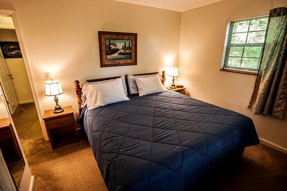 Luxury Cabin for Two with Beautiful River Views near Knoxville - Greeneville, Tennessee - glamping.directory