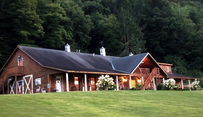Fantastic Secluded Rental for a Large Group Getaway near East Branch, New York - Fishs Eddy, New York - glamping.directory