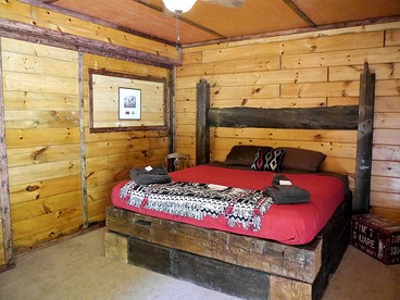 Fantastic Secluded Rental for a Large Group Getaway near East Branch, New York - Fishs Eddy, New York - glamping.directory