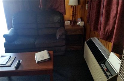 Two-Bedroom Log Cabin Rental near Mount Rushmore, South Dakota - Lead, South Dakota - glamping.directory