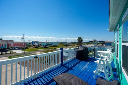 Stunning Beach House with Impressive Views in Rockport, Texas - Rockport, Texas - glamping.directory