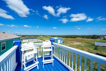 Stunning Beach House with Impressive Views in Rockport, Texas - Rockport, Texas - glamping.directory