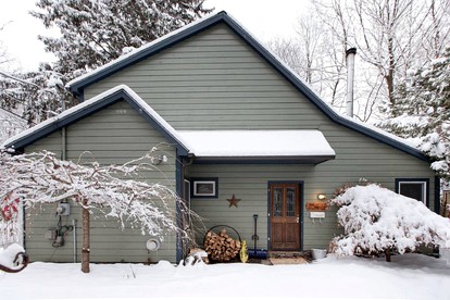 Charming Cabin Rental near Slide Mountain Wilderness in Woodstock, New York - glamping.directory