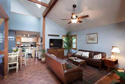 Charming Cabin Rental near Slide Mountain Wilderness in Woodstock, New York - Woodstock, New York - glamping.directory