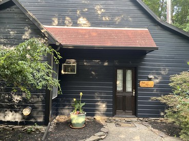 Charming Cabin Rental near Slide Mountain Wilderness in Woodstock, New York - Woodstock, New York - glamping.directory