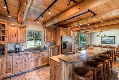 Family-Friendly Cabin Rental near Hamilton, Montana - Hamilton, Montana - glamping.directory