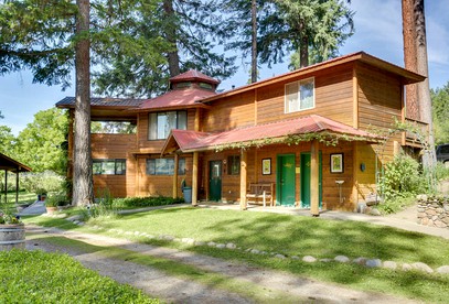Luxurious Bed and Breakfast Suite for One or Two Couples near Kettle Falls, Washington - Kettle Falls, Washington - glamping.directory