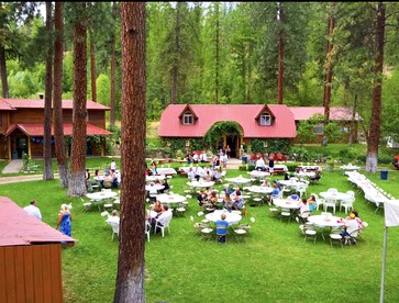 Luxurious Bed and Breakfast Suite for One or Two Couples near Kettle Falls, Washington - Kettle Falls, Washington - glamping.directory