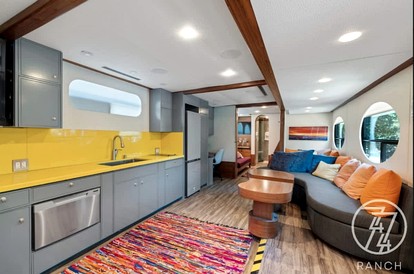 Lush Secluded Villa Oasis near Lake Walter E. Long in Texas - Austin, Texas - glamping.directory