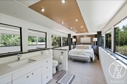 Lush Secluded Villa Oasis near Lake Walter E. Long in Texas - Austin, Texas - glamping.directory