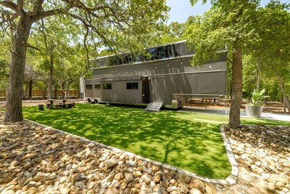 Lush Secluded Villa Oasis near Lake Walter E. Long in Texas - Austin, Texas - glamping.directory
