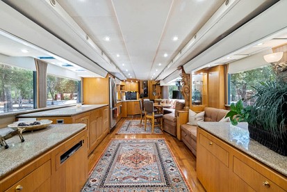 Lush Secluded Villa Oasis near Lake Walter E. Long in Texas - Austin, Texas - glamping.directory