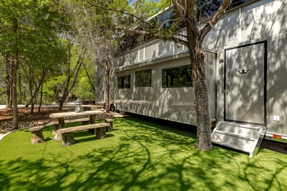 Lush Secluded Villa Oasis near Lake Walter E. Long in Texas - Austin, Texas - glamping.directory