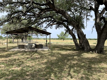 Mighty Oaks Retreat, Valdina Farms, D'Hanis, TX - D'Hanis, Texas - glamping.directory
