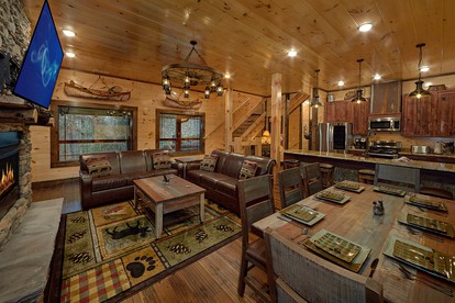 Family Glamping in Sevierville, Tennessee in Amazing Rental with Indoor Pool and Putt Putt Golf - Sevierville, Tennessee - glamping.directory