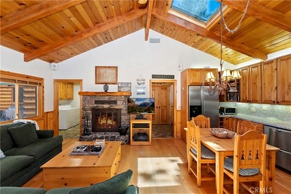 Embrace Nature in this Cabin Nestled Amidst Trees in Big Bear Lake, California - Big Bear Lake, California - glamping.directory