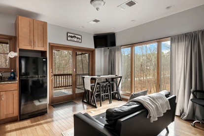 Fully Equipped Cabin for a Family Glamping Getaway in the Mountains of West Virginia, near Berkeley Springs - Hedgesville, West Virginia - glamping.directory