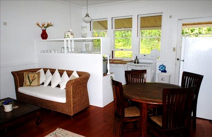 Historic Villa Rental with Amazing Tropical Gardens in Keaau, Hawaii - Keaau, Hawaii - glamping.directory