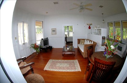 Historic Villa Rental with Amazing Tropical Gardens in Keaau, Hawaii - Keaau, Hawaii - glamping.directory
