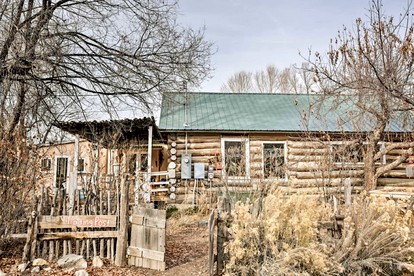 Studio Cabin Suite on Organic Farm Stay near Taos, New Mexico - Taos Ski Valley, New Mexico - glamping.directory