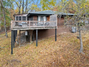 Cozy Family Cabin with Bunkhouse & Fireplace Near The Woods Golf Resort | Hedgesville, WV - Hedgesville, West Virginia - glamping.directory
