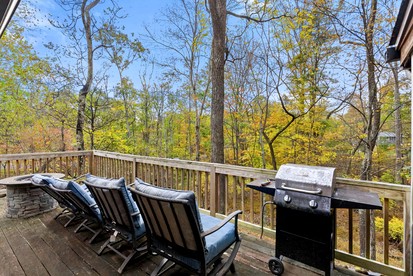Cozy Family Cabin with Bunkhouse & Fireplace Near The Woods Golf Resort | Hedgesville, WV - Hedgesville, West Virginia - glamping.directory