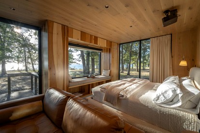 Beautiful Tiny House for a Unique Couples Getaway by Lake Tawakoni near Quinlan, Texas - Quinlan, Texas - glamping.directory