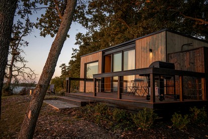 Beautiful Tiny House for a Unique Couples Getaway by Lake Tawakoni near Quinlan, Texas - Quinlan, Texas - glamping.directory