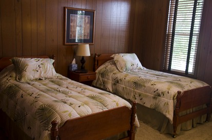 Inviting Suite Rental in a Charming Farmhouse in Sandusky, Ohio - Sandusky, Ohio - glamping.directory