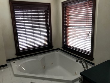 Inviting Suite Rental in a Charming Farmhouse in Sandusky, Ohio - Sandusky, Ohio - glamping.directory