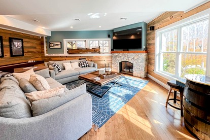 Impressive Cabin with Fire Pit and Games in Bartlett, New Hampshire - Bartlett, New Hampshire - glamping.directory