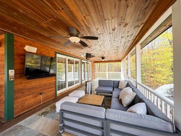 Impressive Cabin with Fire Pit and Games in Bartlett, New Hampshire - Bartlett, New Hampshire - glamping.directory