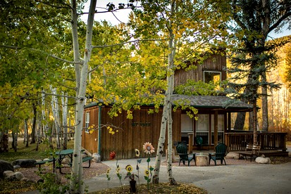 Secluded Getaway with Mountain Views along the Arkansas River in Colorado - glamping.directory