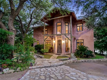 Featured on CBS Show STAYCATION! Magical Luxury Straw-Bale Villa with Hot Tub on Lake Travis, Austin - glamping.directory
