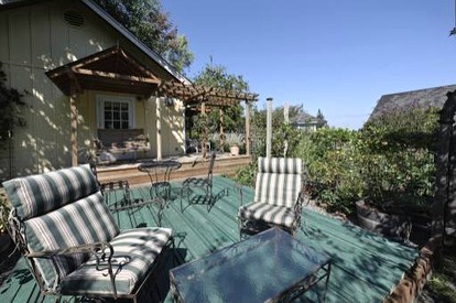 Romantic Cottage with Jacuzzi and Water Views on Whidbey Island, Washington - Langley, Washington - glamping.directory