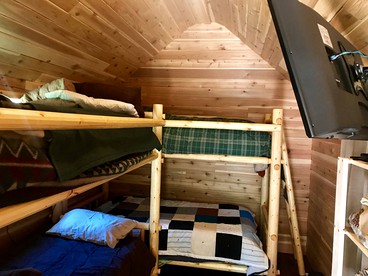 Rustic Cabin in a Charming Location in Stevens County, Washington - Hunters, Washington - glamping.directory