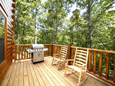 Dog-Friendly Cabin Perfect for a Family Getaway in Gatlinburg, East Tennessee - Gatlinburg, Tennessee - glamping.directory
