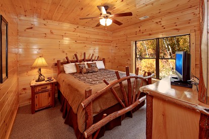 Dog-Friendly Cabin Perfect for a Family Getaway in Gatlinburg, East Tennessee - Gatlinburg, Tennessee - glamping.directory