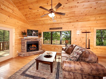 Dog-Friendly Cabin Perfect for a Family Getaway in Gatlinburg, East Tennessee - Gatlinburg, Tennessee - glamping.directory