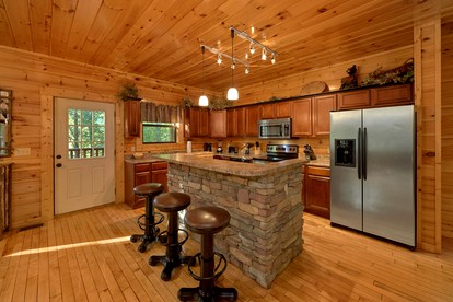 Dog-Friendly Cabin Perfect for a Family Getaway in Gatlinburg, East Tennessee - Gatlinburg, Tennessee - glamping.directory