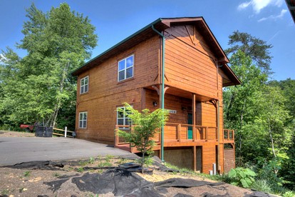 Luxury Gatlinburg Cabin with Theater & Game Room near Great Smoky Mountains National Park, TN - glamping.directory