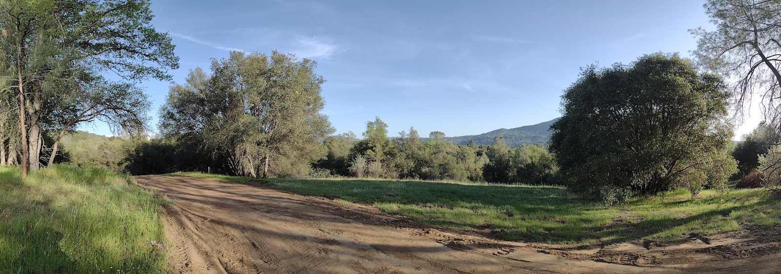 Camp SourBerry (near Yosemite) - Oakhurst, California - glamping.directory