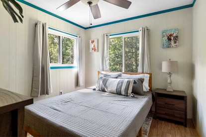 Secluded Pet Friendly Wooden Cabin in Mount Jackson, Virginia - Mount Jackson, Virginia - glamping.directory