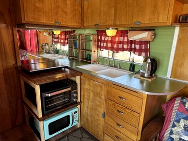 Vintage Trailer Rental with Western Flair in Joshua Tree, California - Joshua Tree, California - glamping.directory