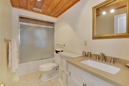 Lovely Poolside Getaway with Gulf Views near Tampa, Florida - Indian Rocks Beach, Florida - glamping.directory